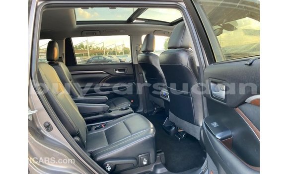 Buy Import Toyota Highlander Other Car in Import - Dubai in Al Jazirah State Buy Import Toyota Highlander Other Car in Import - Dubai in Al Jazirah State
