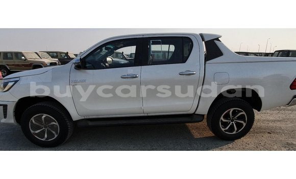 Buy Import Toyota Hilux White Car in Import - Dubai in Al Jazirah State Buy Import Toyota Hilux White Car in Import - Dubai in Al Jazirah State