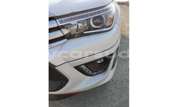 Buy Import Toyota Hilux White Car in Import - Dubai in Al Jazirah State Buy Import Toyota Hilux White Car in Import - Dubai in Al Jazirah State