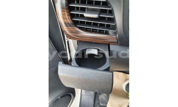 Buy Import Toyota Hilux White Car in Import - Dubai in Al Jazirah State Buy Import Toyota Hilux White Car in Import - Dubai in Al Jazirah State