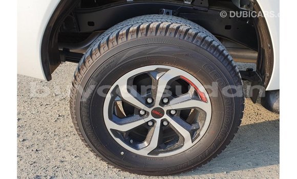 Buy Import Toyota Hilux White Car in Import - Dubai in Al Jazirah State Buy Import Toyota Hilux White Car in Import - Dubai in Al Jazirah State