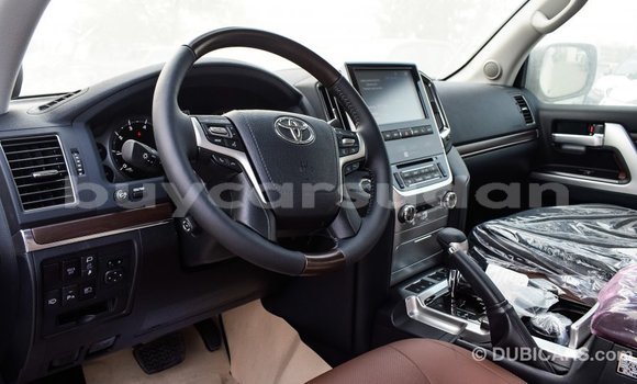 Buy Import Toyota Land Cruiser White Car in Import - Dubai in Al Jazirah State Buy Import Toyota Land Cruiser White Car in Import - Dubai in Al Jazirah State