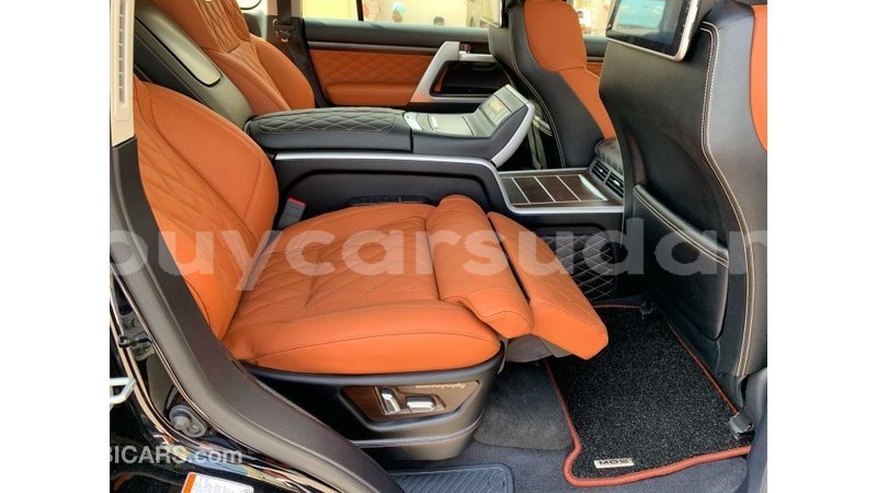 Big with watermark toyota land cruiser al jazirah state import dubai 1765