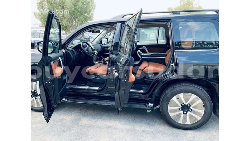 Big with watermark toyota land cruiser al jazirah state import dubai 1765