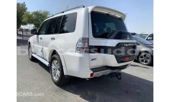 Buy Import Mitsubishi Pajero White Car in Import - Dubai in Al Jazirah State Buy Import Mitsubishi Pajero White Car in Import - Dubai in Al Jazirah State