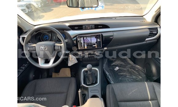 Buy Import Toyota Hilux White Car in Import - Dubai in Al Jazirah State Buy Import Toyota Hilux White Car in Import - Dubai in Al Jazirah State