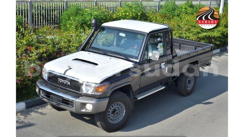 Big with watermark toyota land cruiser al jazirah state import dubai 1809