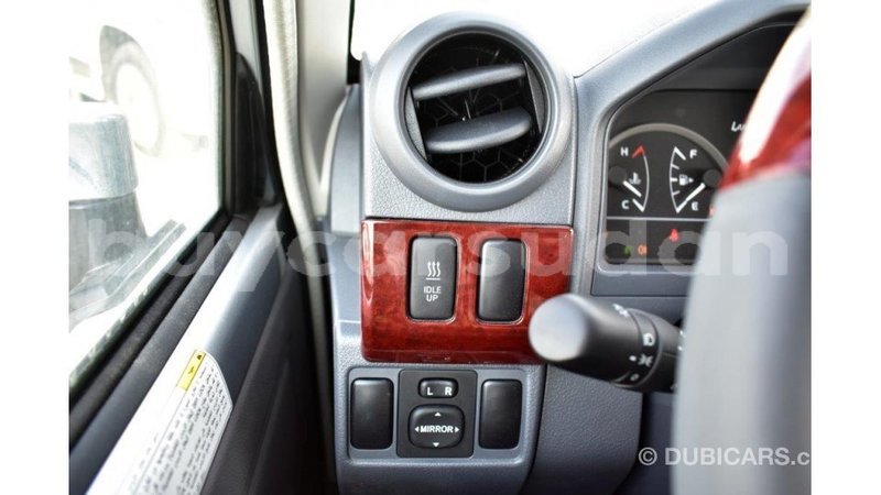 Big with watermark toyota land cruiser al jazirah state import dubai 1815