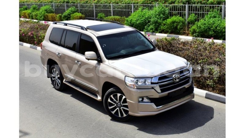 Big with watermark toyota land cruiser al jazirah state import dubai 1817