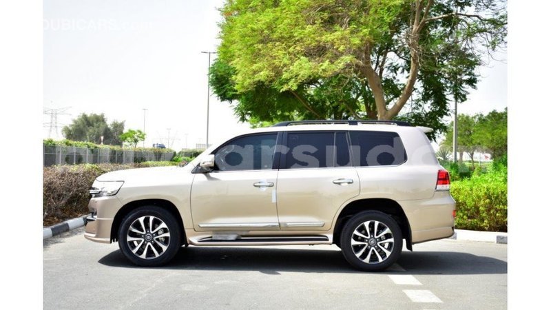 Big with watermark toyota land cruiser al jazirah state import dubai 1817