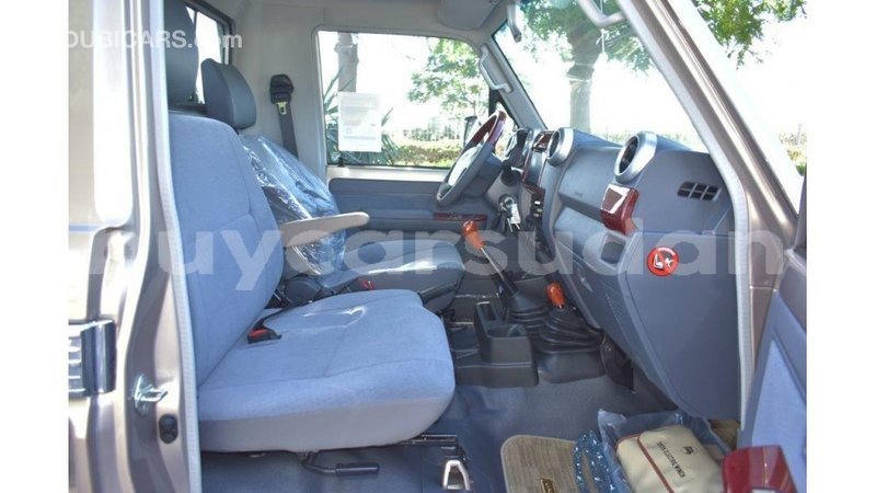 Big with watermark toyota land cruiser al jazirah state import dubai 1818