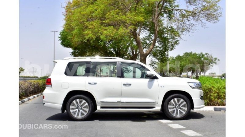 Big with watermark toyota land cruiser al jazirah state import dubai 1821