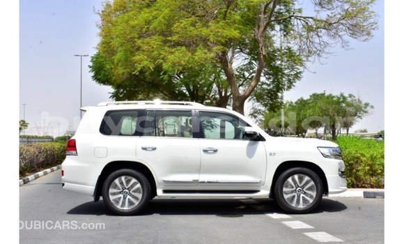 Buy Import Toyota Land Cruiser White Car in Import - Dubai in Al Jazirah State Buy Import Toyota Land Cruiser White Car in Import - Dubai in Al Jazirah State