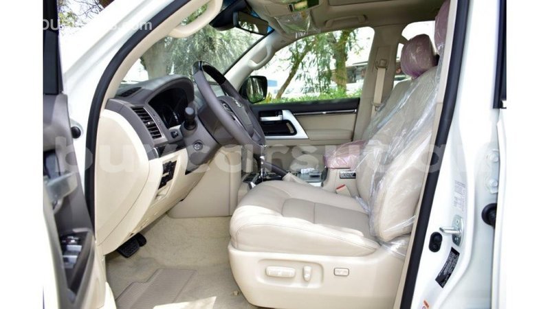 Big with watermark toyota land cruiser al jazirah state import dubai 1821