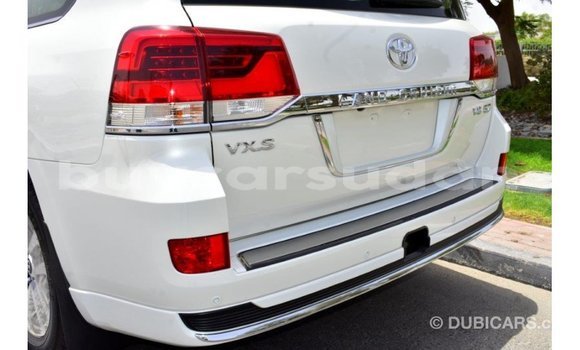 Buy Import Toyota Land Cruiser White Car in Import - Dubai in Al Jazirah State Buy Import Toyota Land Cruiser White Car in Import - Dubai in Al Jazirah State