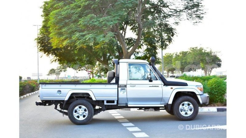 Big with watermark toyota land cruiser al jazirah state import dubai 1823