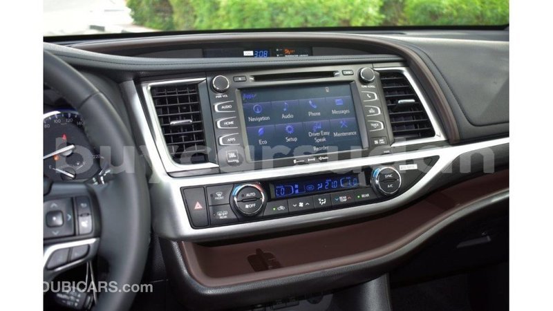 Big with watermark toyota highlander al jazirah state import dubai 1824