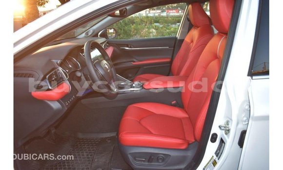 Acheter Import Voiture Toyota Camry Blanc à Import - Dubai, État d'Al Jazirah Acheter Import Voiture Toyota Camry Blanc à Import - Dubai, État d'Al Jazirah