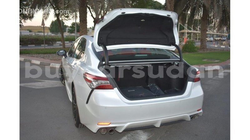 Big with watermark toyota camry al jazirah state import dubai 1825