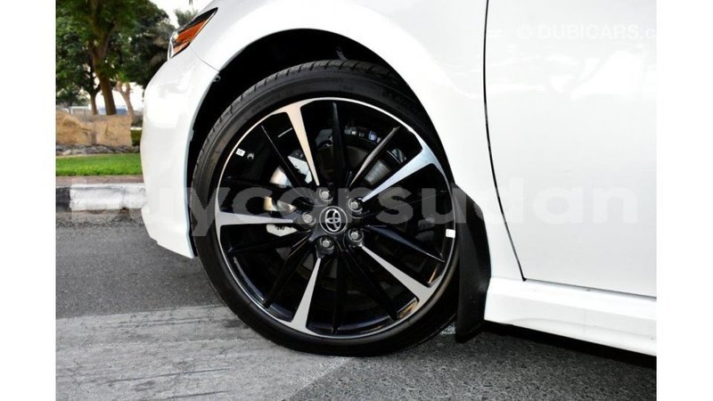 Big with watermark toyota camry al jazirah state import dubai 1825