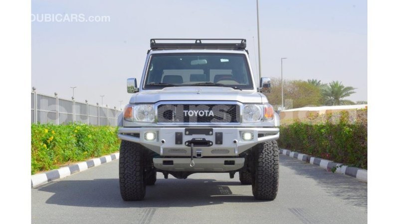 Big with watermark toyota land cruiser al jazirah state import dubai 1828