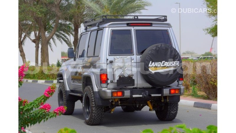Big with watermark toyota land cruiser al jazirah state import dubai 1828