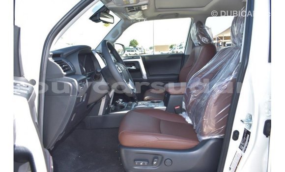 Buy Import Toyota HiAce White Truck in Import - Dubai in Al Jazirah State Buy Import Toyota HiAce White Truck in Import - Dubai in Al Jazirah State