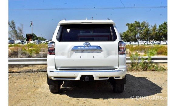 Buy Import Toyota HiAce White Truck in Import - Dubai in Al Jazirah State Buy Import Toyota HiAce White Truck in Import - Dubai in Al Jazirah State