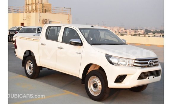 Buy Import Toyota Hilux White Car in Import - Dubai in Al Jazirah State Buy Import Toyota Hilux White Car in Import - Dubai in Al Jazirah State
