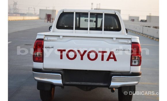 Buy Import Toyota Hilux White Car in Import - Dubai in Al Jazirah State Buy Import Toyota Hilux White Car in Import - Dubai in Al Jazirah State