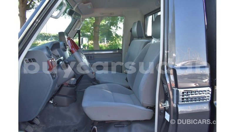 Big with watermark toyota land cruiser al jazirah state import dubai 1837