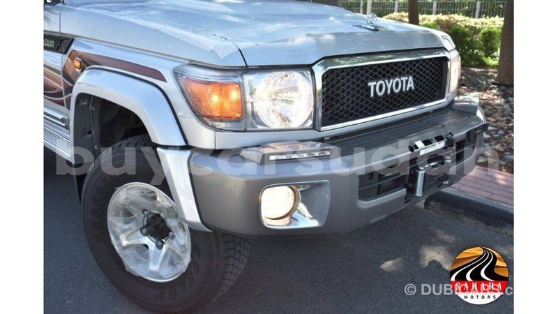 Big with watermark toyota land cruiser al jazirah state import dubai 1838