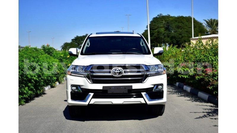 Big with watermark toyota land cruiser al jazirah state import dubai 1839