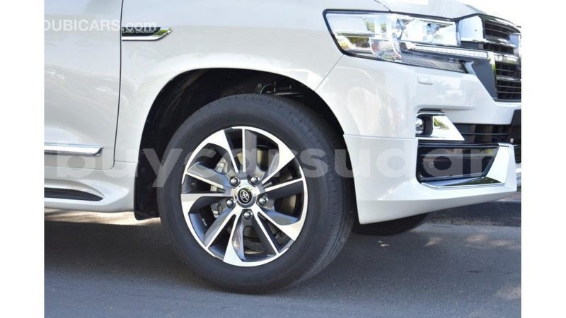 Big with watermark toyota land cruiser al jazirah state import dubai 1839