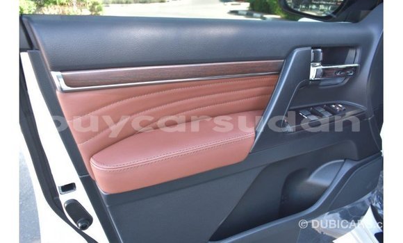 Buy Import Toyota Land Cruiser White Car in Import - Dubai in Al Jazirah State Buy Import Toyota Land Cruiser White Car in Import - Dubai in Al Jazirah State