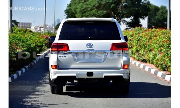 Buy Import Toyota Land Cruiser White Car in Import - Dubai in Al Jazirah State Buy Import Toyota Land Cruiser White Car in Import - Dubai in Al Jazirah State