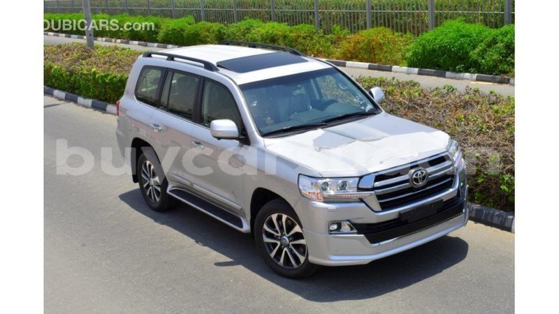 Big with watermark toyota land cruiser al jazirah state import dubai 1842
