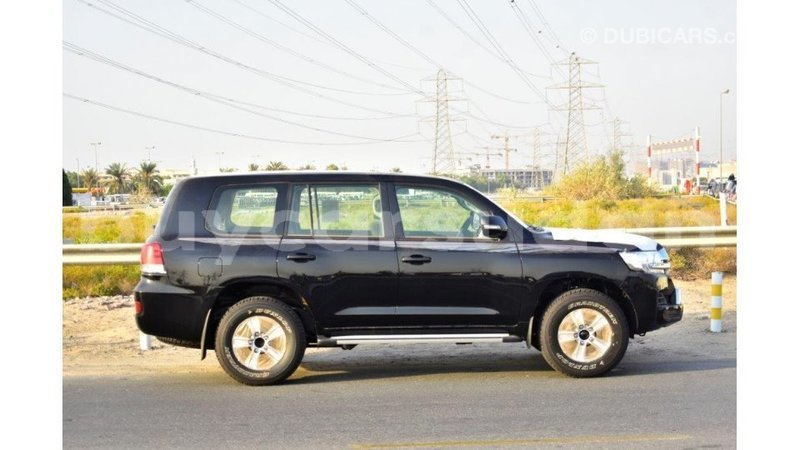 Big with watermark toyota land cruiser al jazirah state import dubai 1843