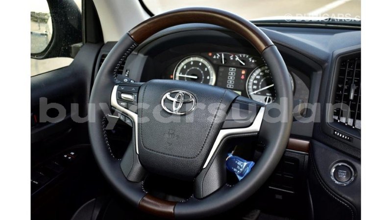 Big with watermark toyota land cruiser al jazirah state import dubai 1843