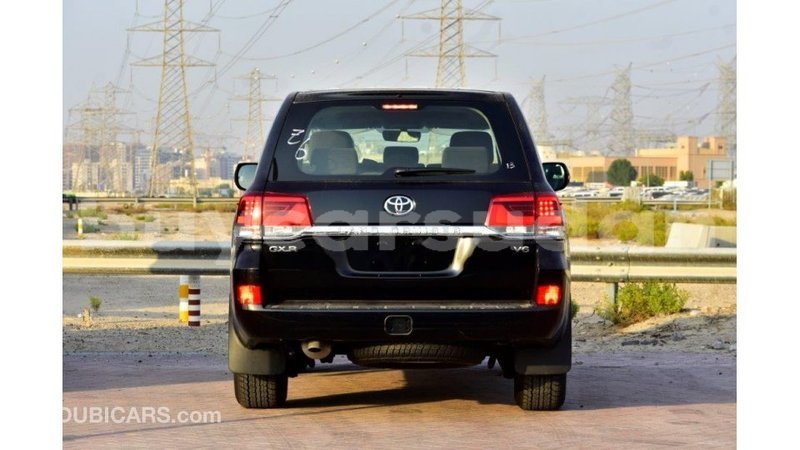 Big with watermark toyota land cruiser al jazirah state import dubai 1843