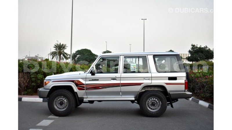 Big with watermark toyota land cruiser al jazirah state import dubai 1844