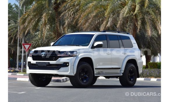 Buy Import Toyota Land Cruiser White Car in Import - Dubai in Al Jazirah State Buy Import Toyota Land Cruiser White Car in Import - Dubai in Al Jazirah State