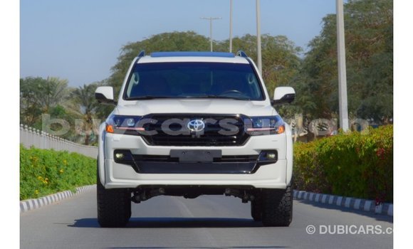 Buy Import Toyota Land Cruiser White Car in Import - Dubai in Al Jazirah State Buy Import Toyota Land Cruiser White Car in Import - Dubai in Al Jazirah State