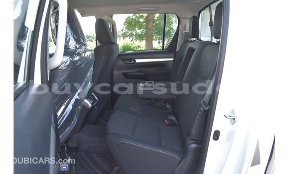Acheter Import Voiture Toyota Hilux Blanc à Import - Dubai, État d'Al Jazirah Acheter Import Voiture Toyota Hilux Blanc à Import - Dubai, État d'Al Jazirah