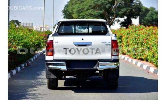 Acheter Import Voiture Toyota Hilux Blanc à Import - Dubai, État d'Al Jazirah Acheter Import Voiture Toyota Hilux Blanc à Import - Dubai, État d'Al Jazirah