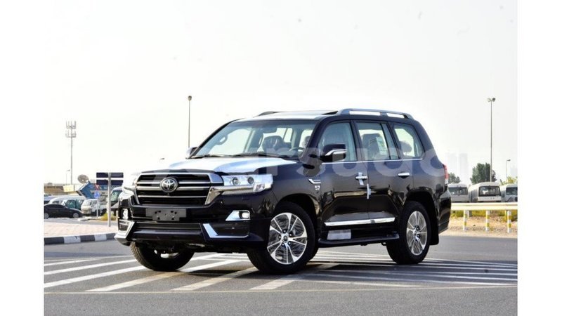 Big with watermark toyota land cruiser al jazirah state import dubai 1852