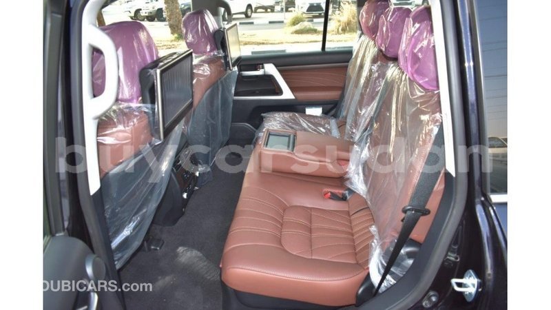 Big with watermark toyota land cruiser al jazirah state import dubai 1852