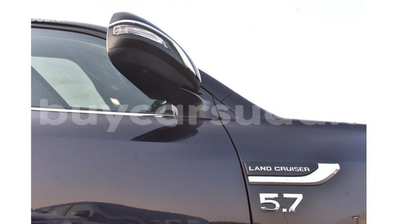 Big with watermark toyota land cruiser al jazirah state import dubai 1852