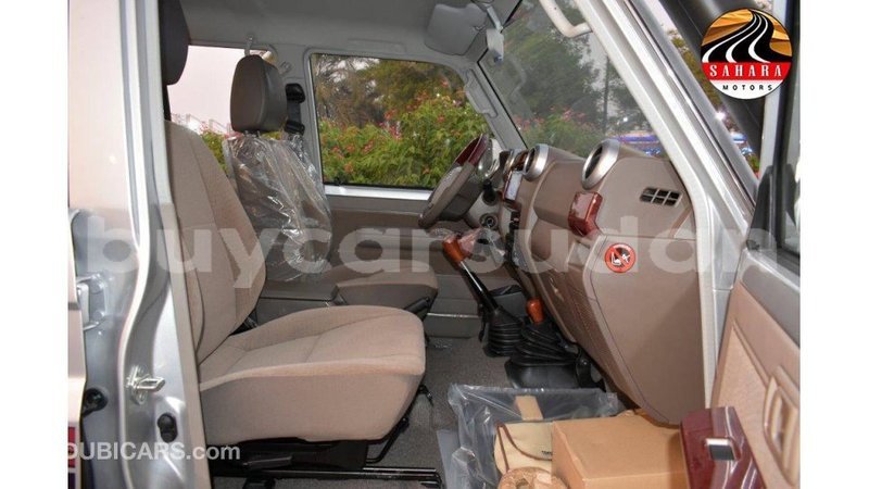 Big with watermark toyota land cruiser al jazirah state import dubai 1854