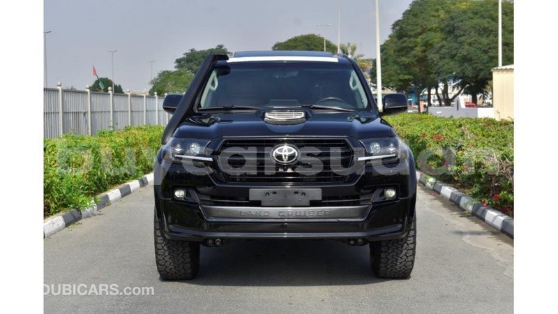 Big with watermark toyota land cruiser al jazirah state import dubai 1857